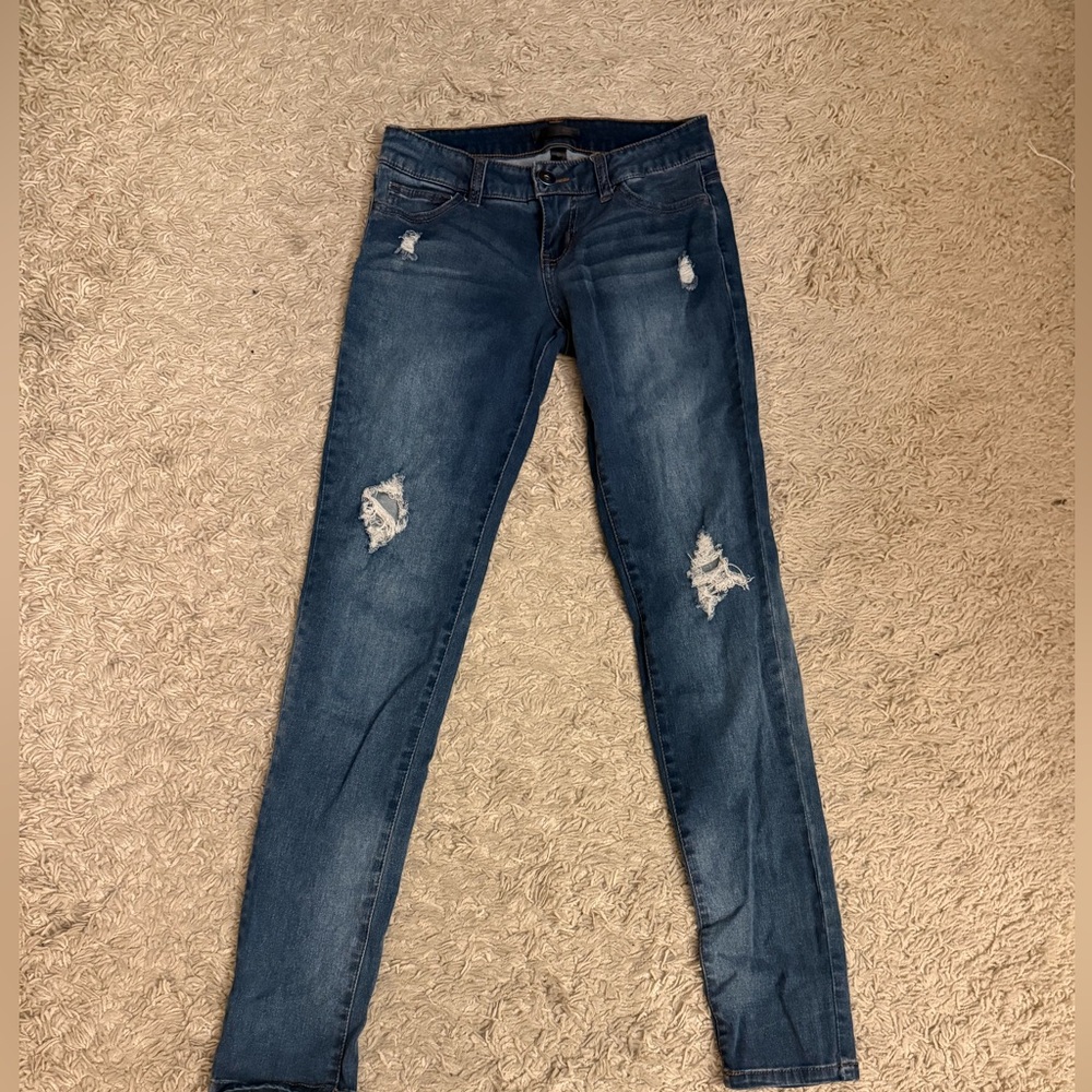 Aqua Women's Distressed Denim Skinny Jeans